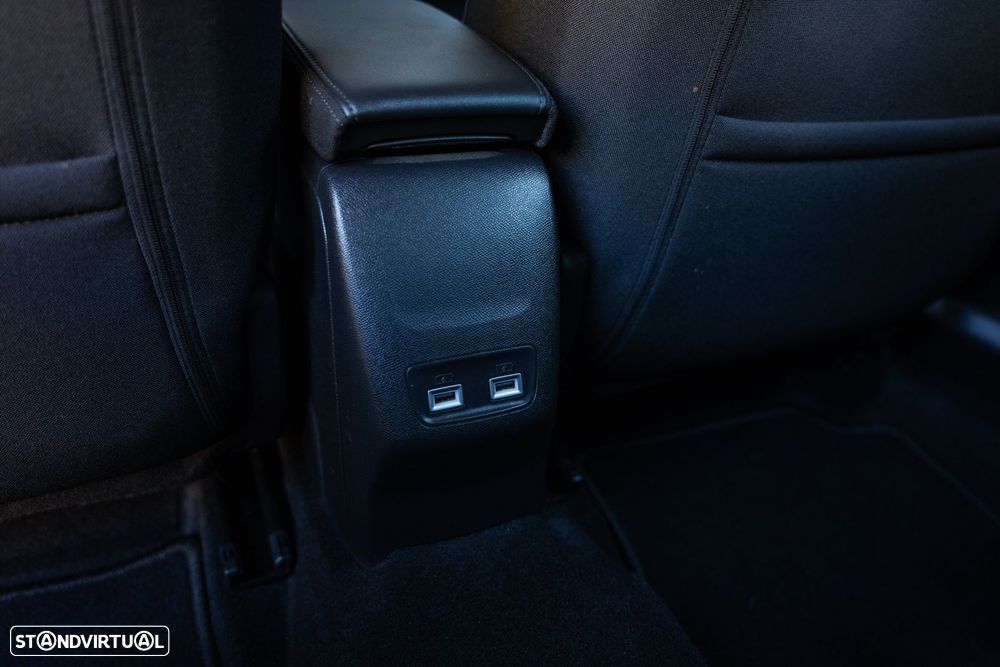 Peugeot e-2008 50 kWh Active Pack - 21