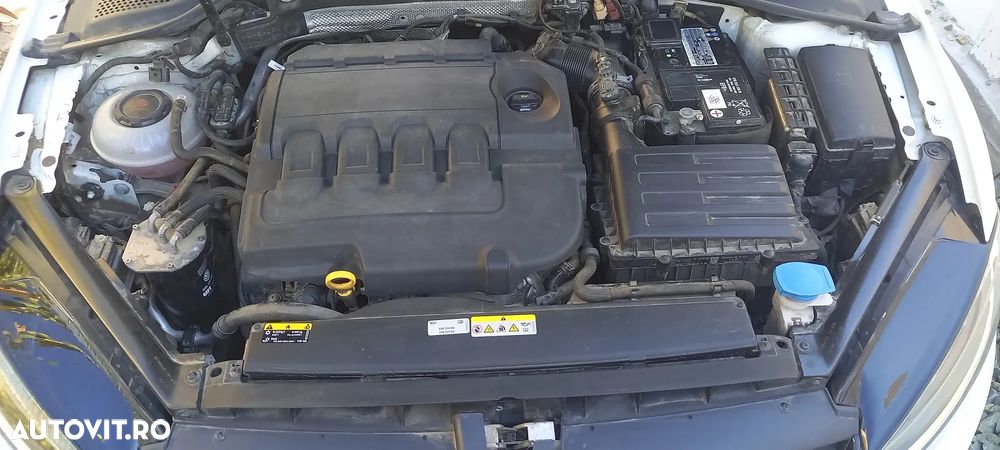 Volkswagen Golf 1.6 TDI Trendline - 8
