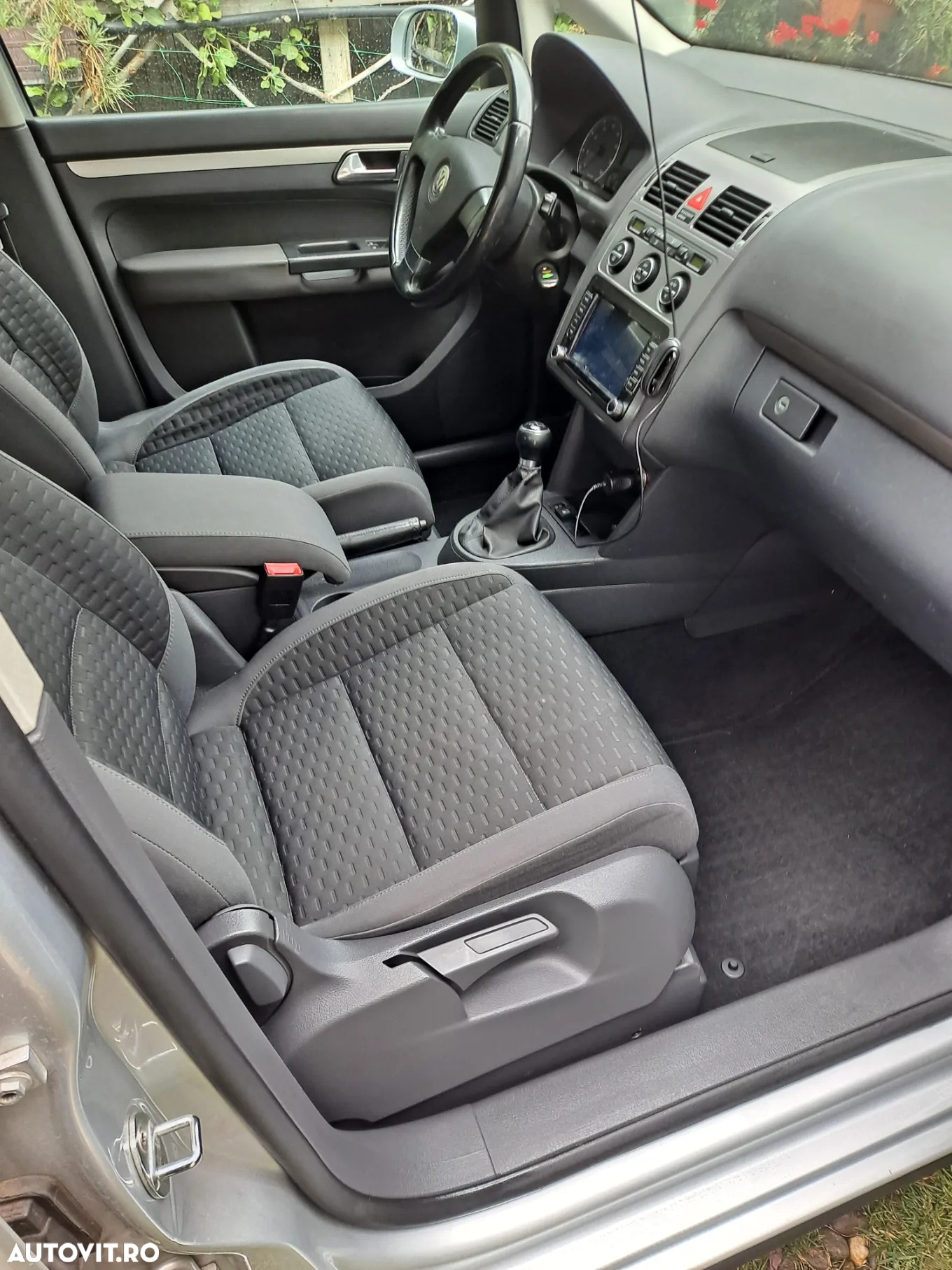 Volkswagen Touran - 11