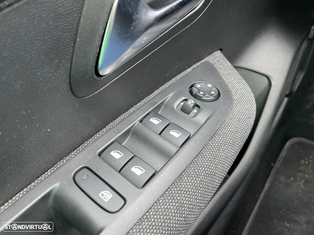 Peugeot 208 1.2 PureTech Allure Pack EAT8 - 13