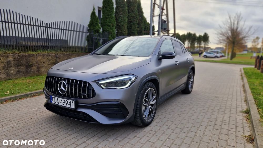 Mercedes-Benz GLA - 4