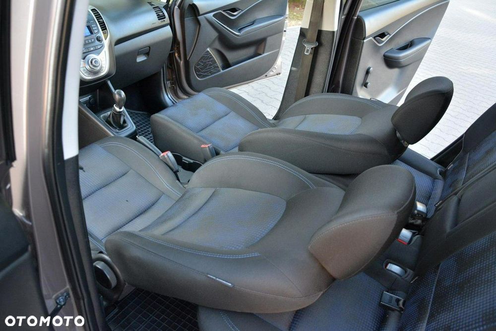 Hyundai ix20 - 21
