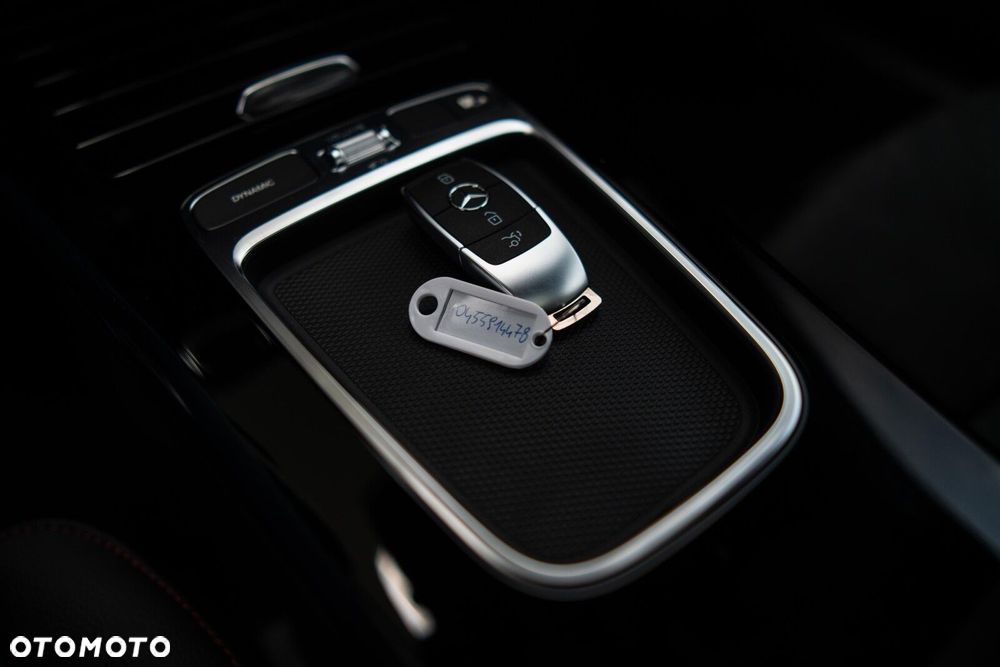 Mercedes-Benz CLA - 12