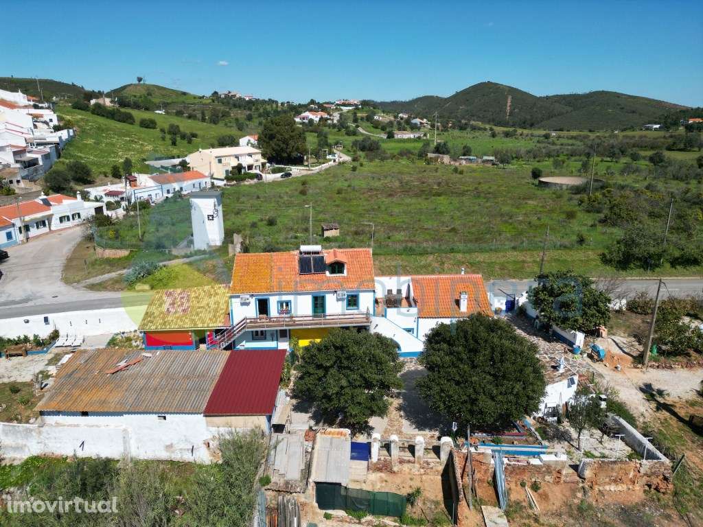 O seu refúgio no coração do Algarve: Quinta com pomar de laranjeira... - Grande imagem: 2/14