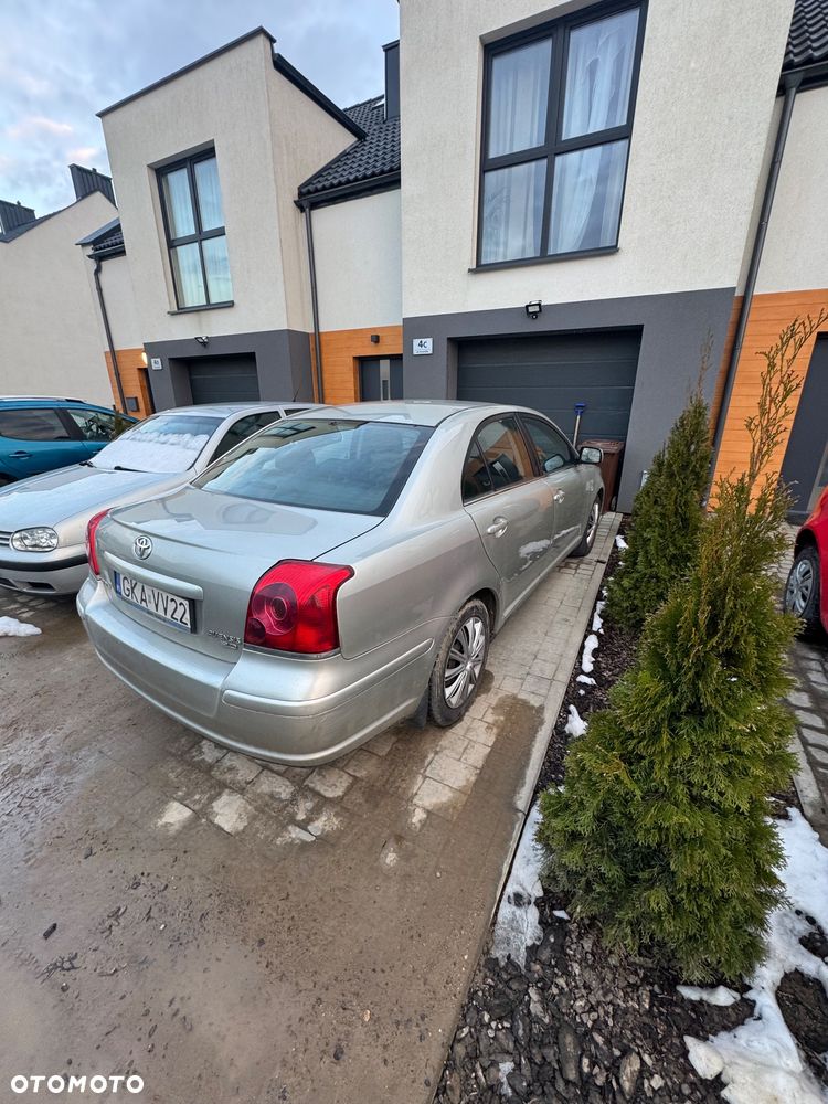 Toyota Avensis 2.0 D-4D High - 3