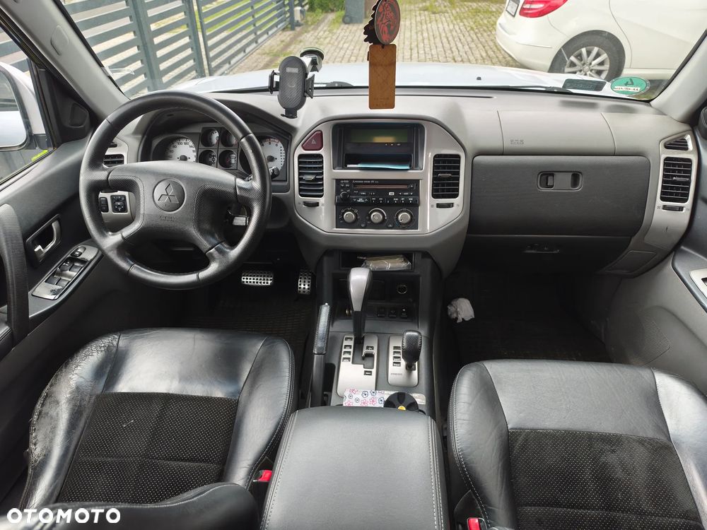 Mitsubishi Pajero 3.2 DID Instyle DAKAR - 4