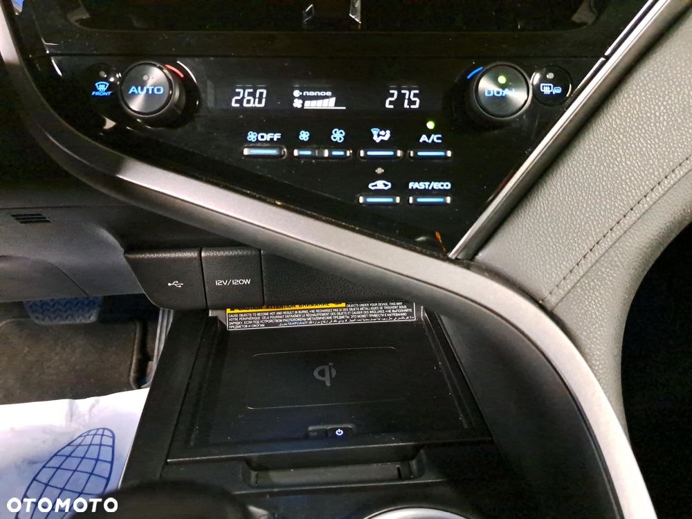 Toyota Camry 2.5 Hybrid Executive CVT - 27