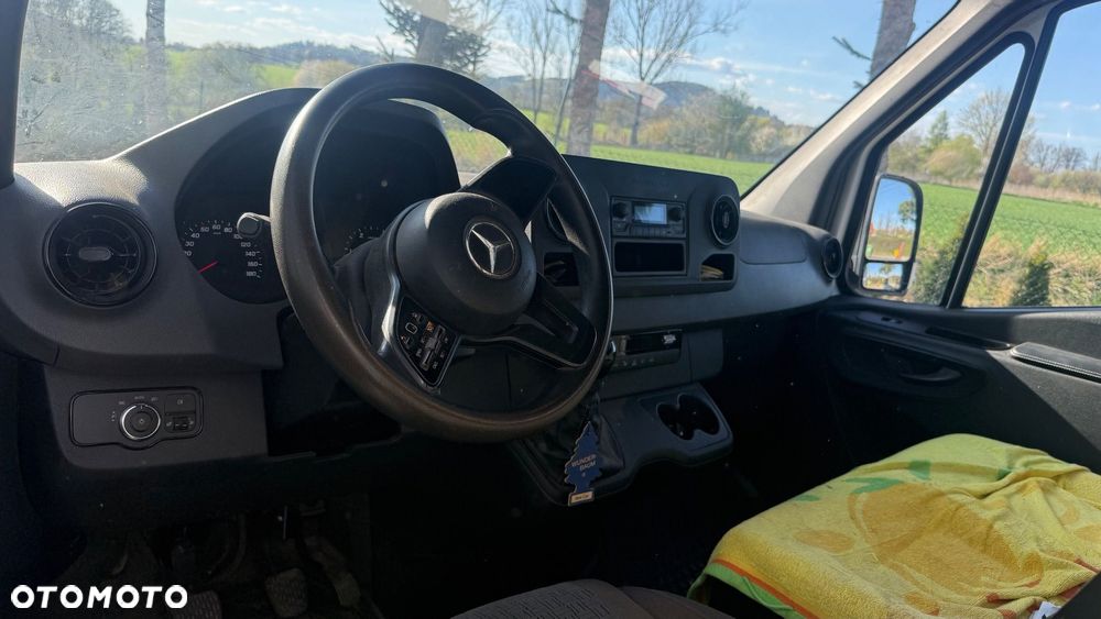 Mercedes-Benz Sprinter - 4