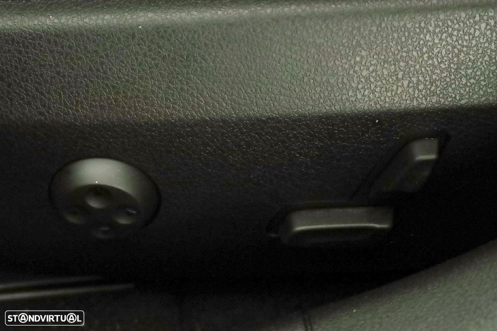 Mercedes-Benz E 300 Standard - 23