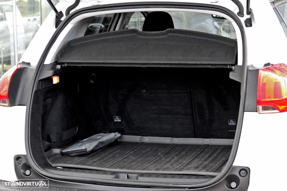 Peugeot 2008 1.6 BlueHDi Style - 12