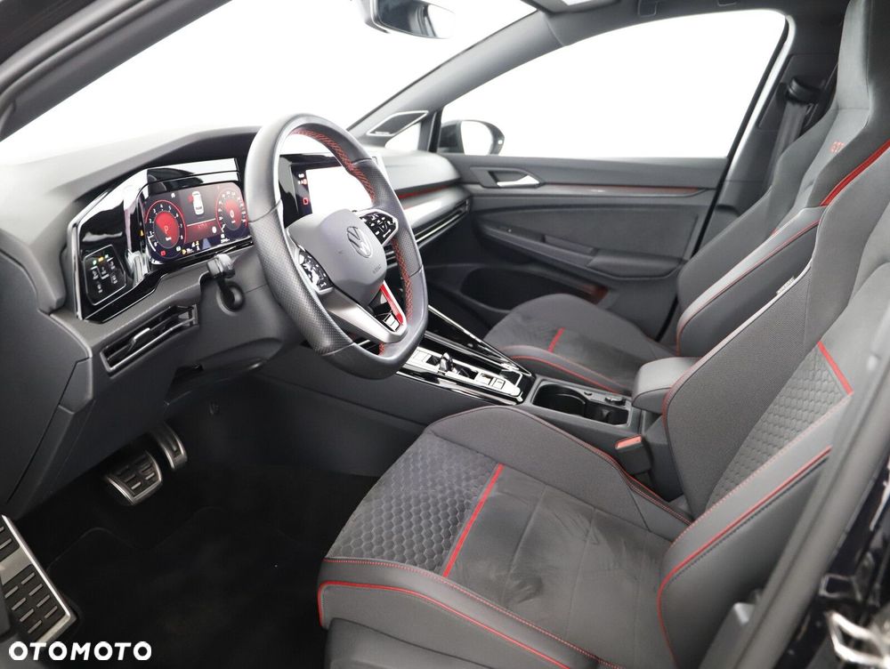 Volkswagen Golf - 10