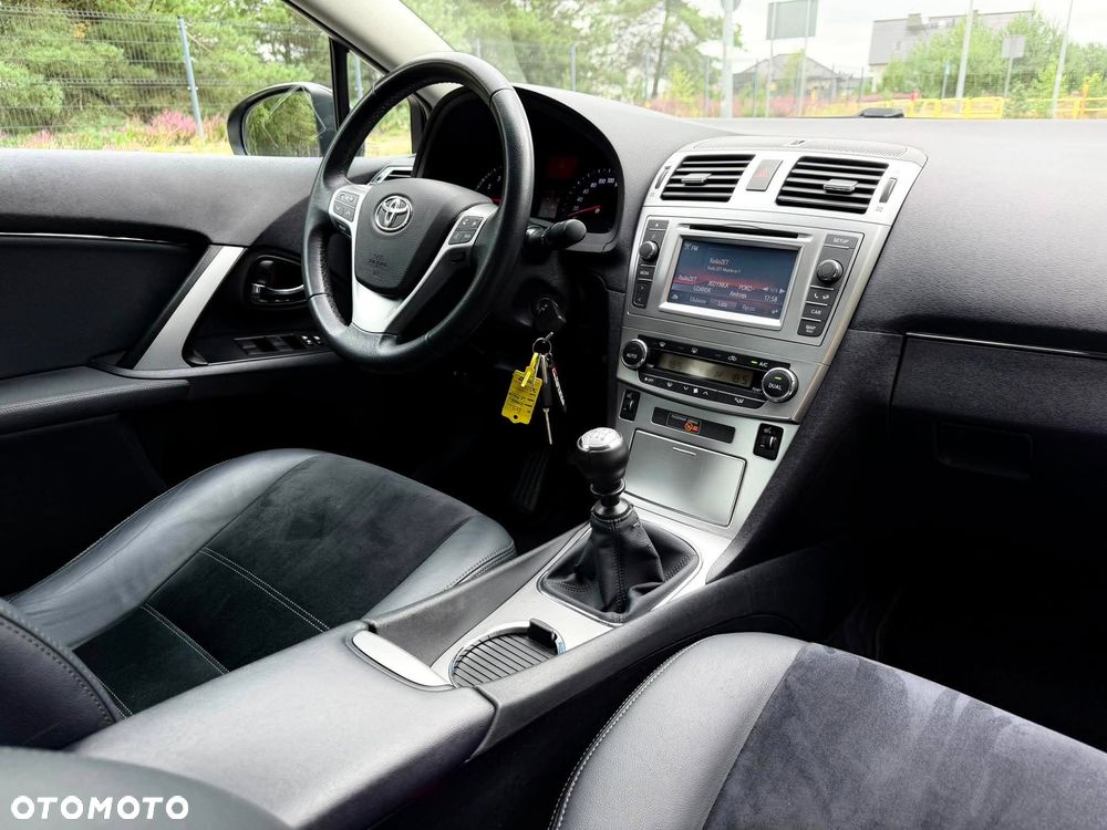 Toyota Avensis 1.8 Executive - 17