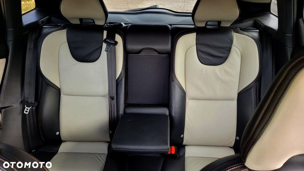 Volvo V40 D3 Geartronic Summum - 19