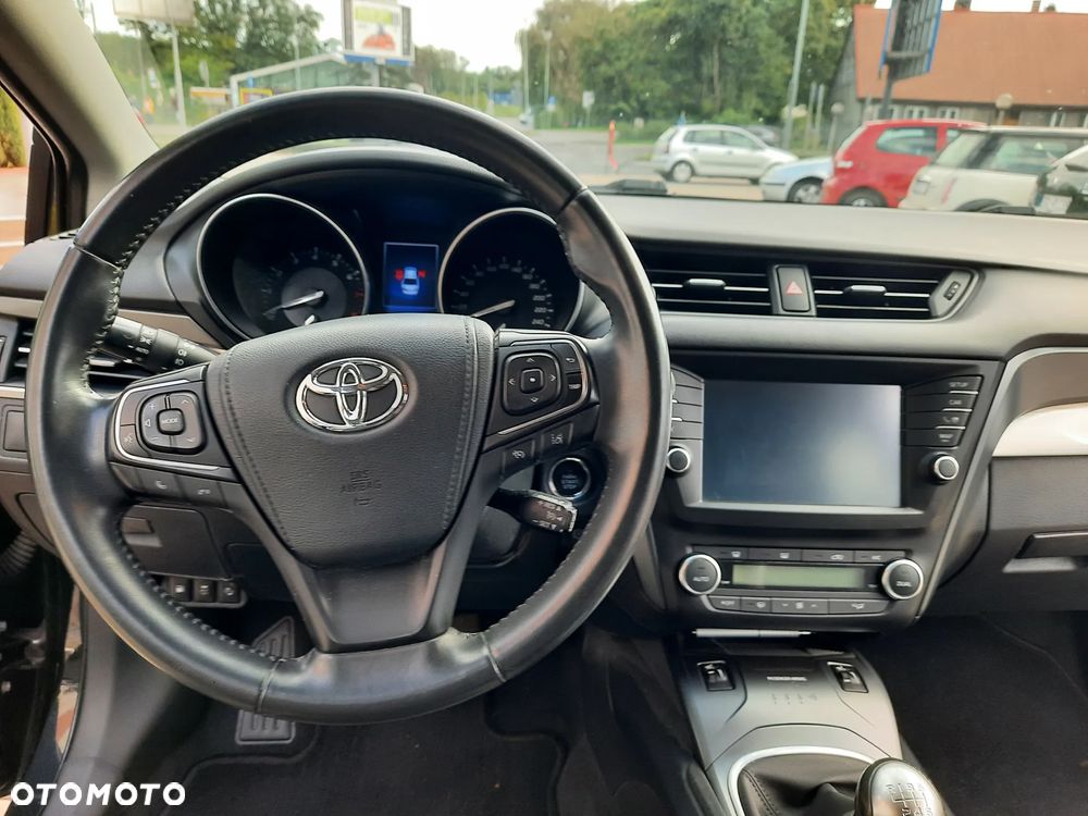 Toyota Avensis 1.8 Premium - 6