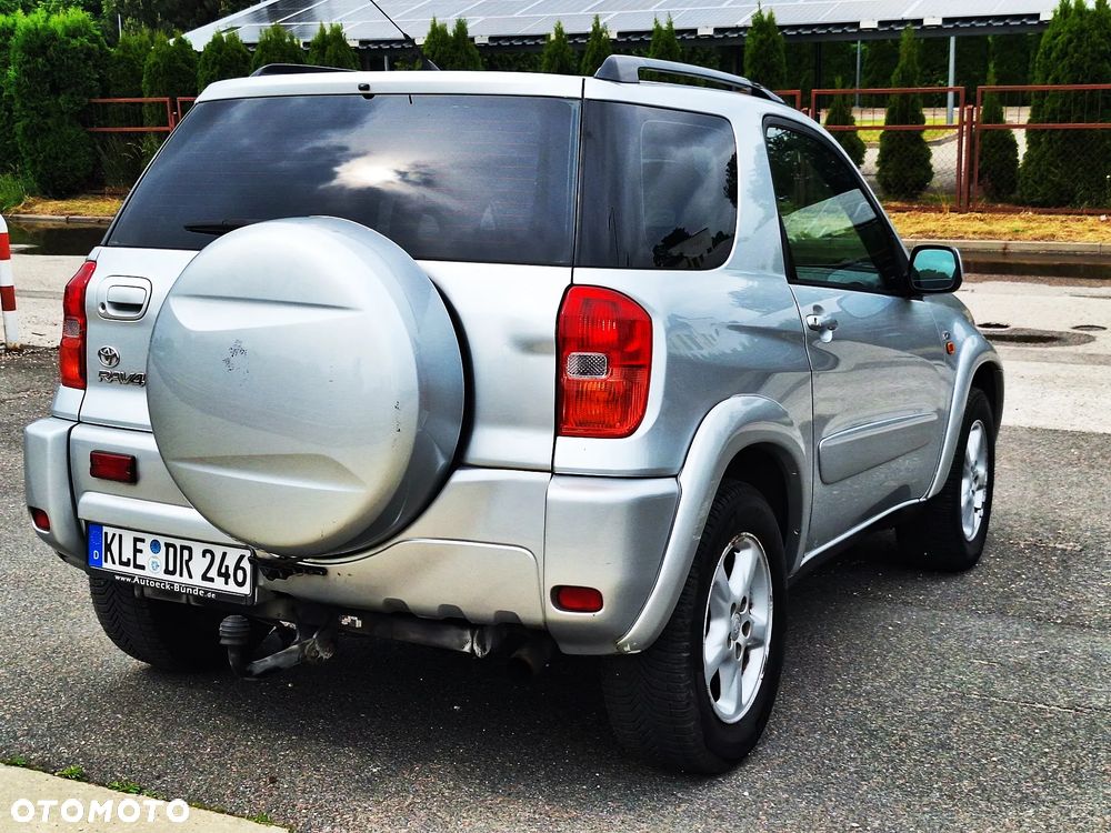 Toyota RAV4 D-4D 4x4 - 22