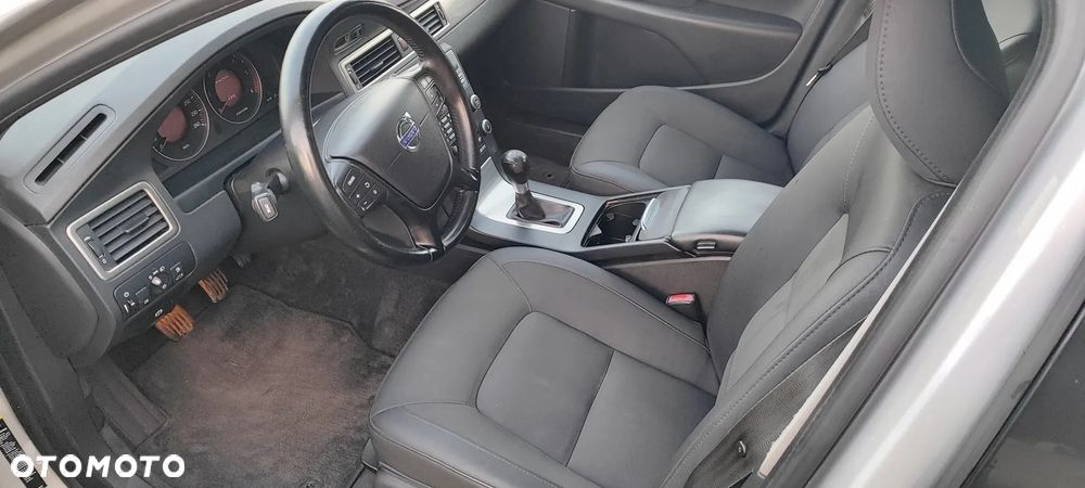 Volvo V70 2.0D Momentum - 10