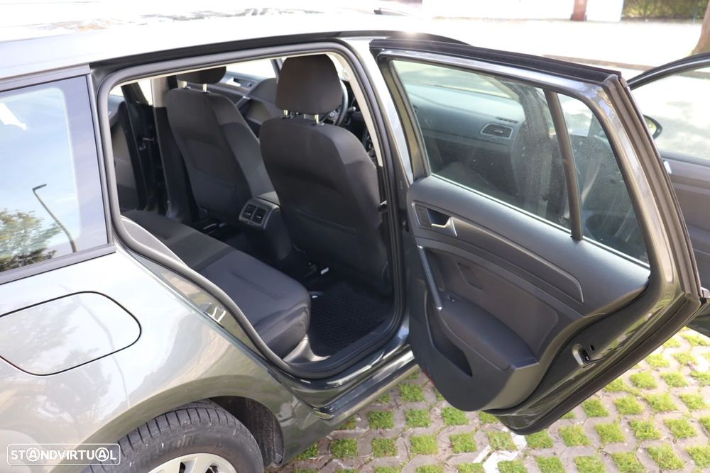 VW Golf Variant 1.6 TDi Confortline - 14
