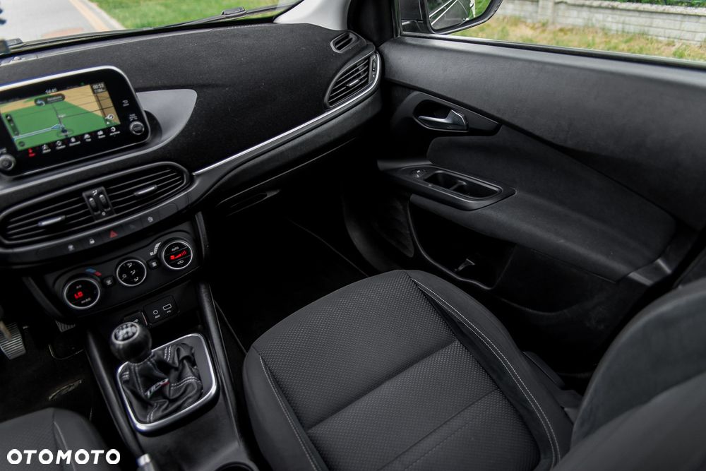 Fiat Tipo 1.4 T-Jet Lounge - 30