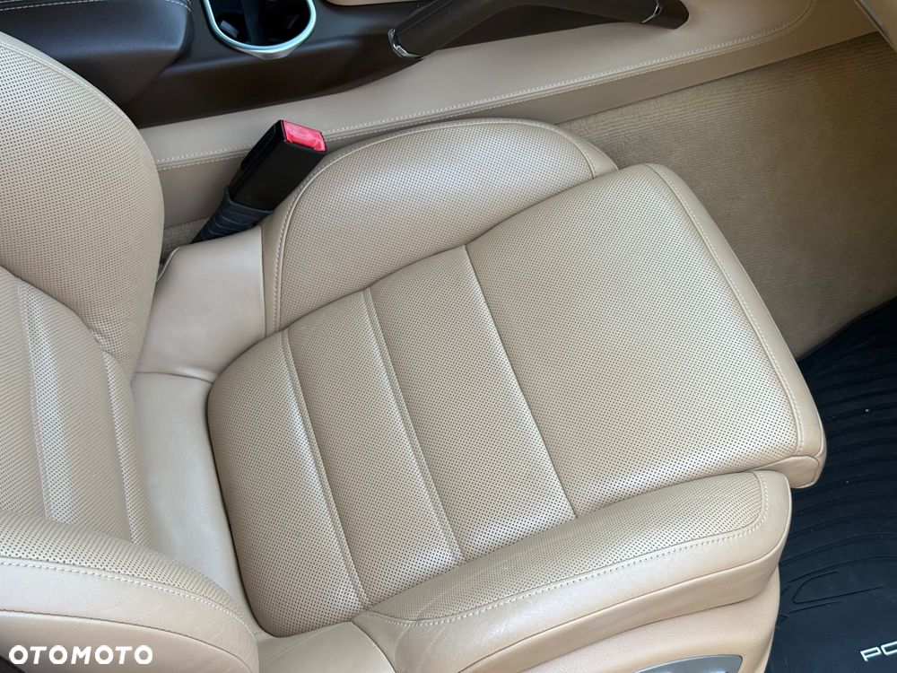 Porsche Cayenne GTS Tiptronic S - 24
