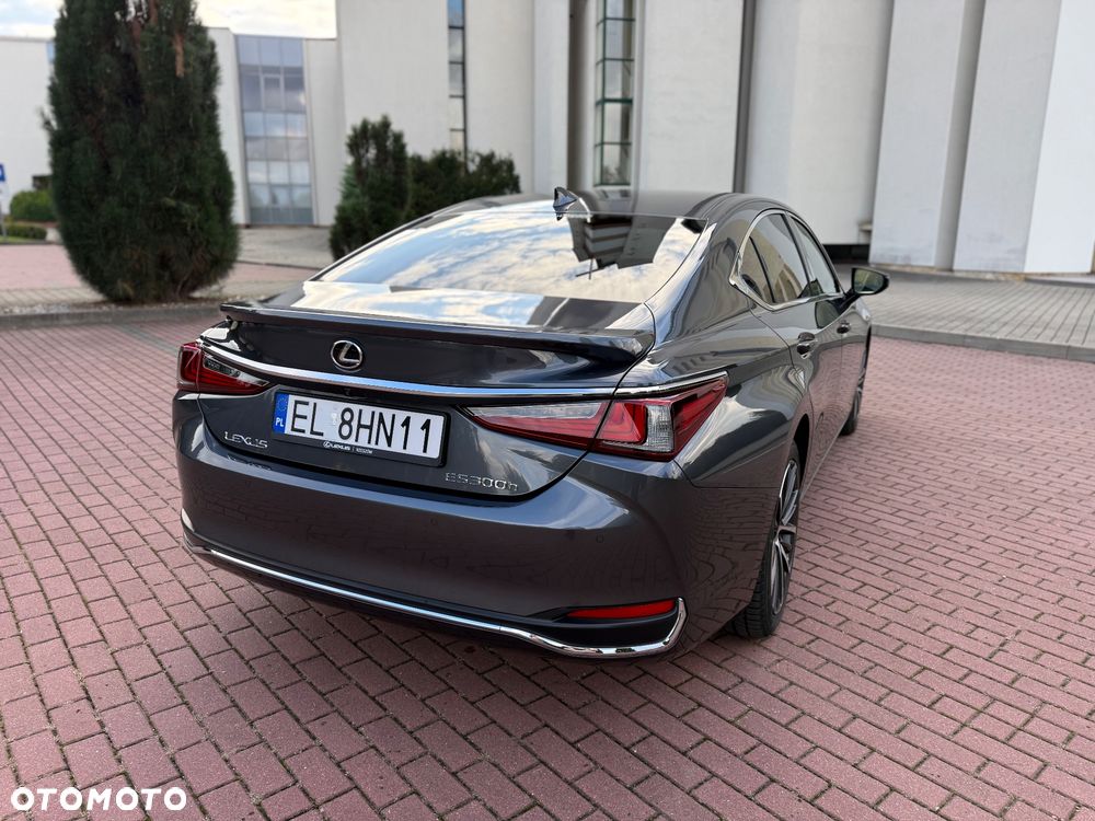 Lexus ES 300h Business Edition - 7