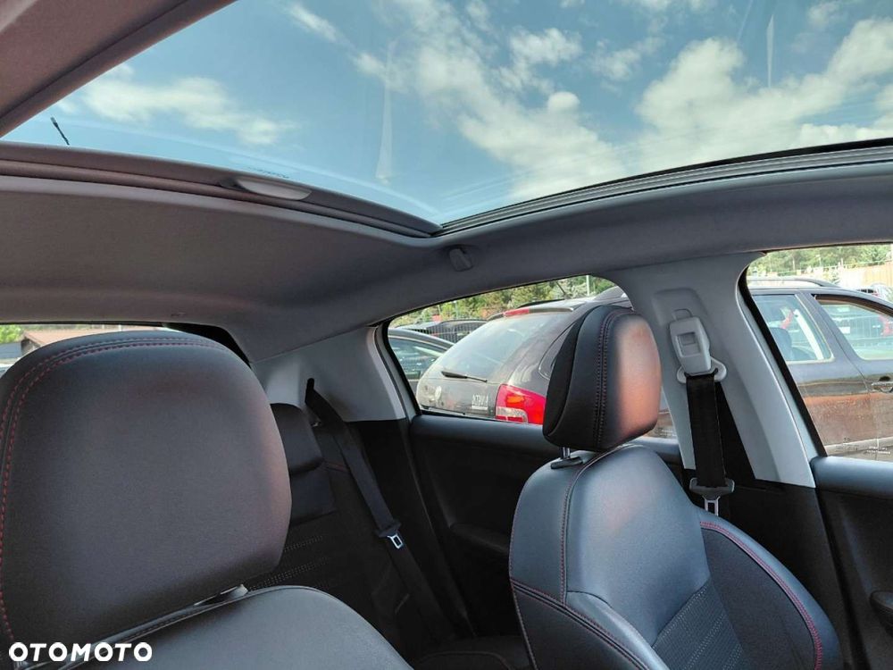 Peugeot 208 - 15