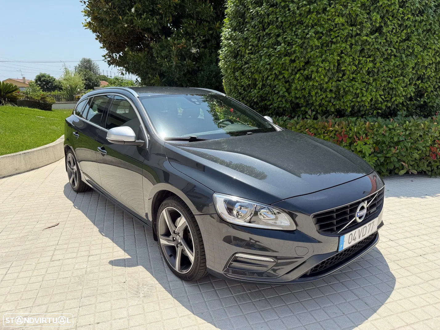Volvo V60 2.0 D4 R-Design - 4