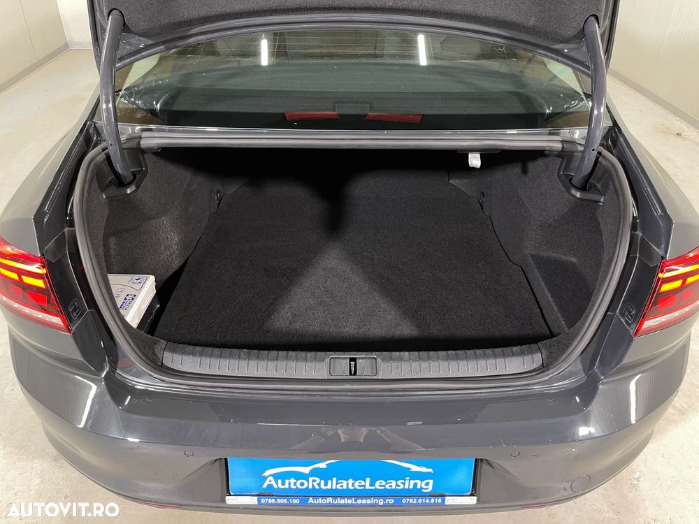 Volkswagen Passat 1.5 TSI ACT Advance - 12