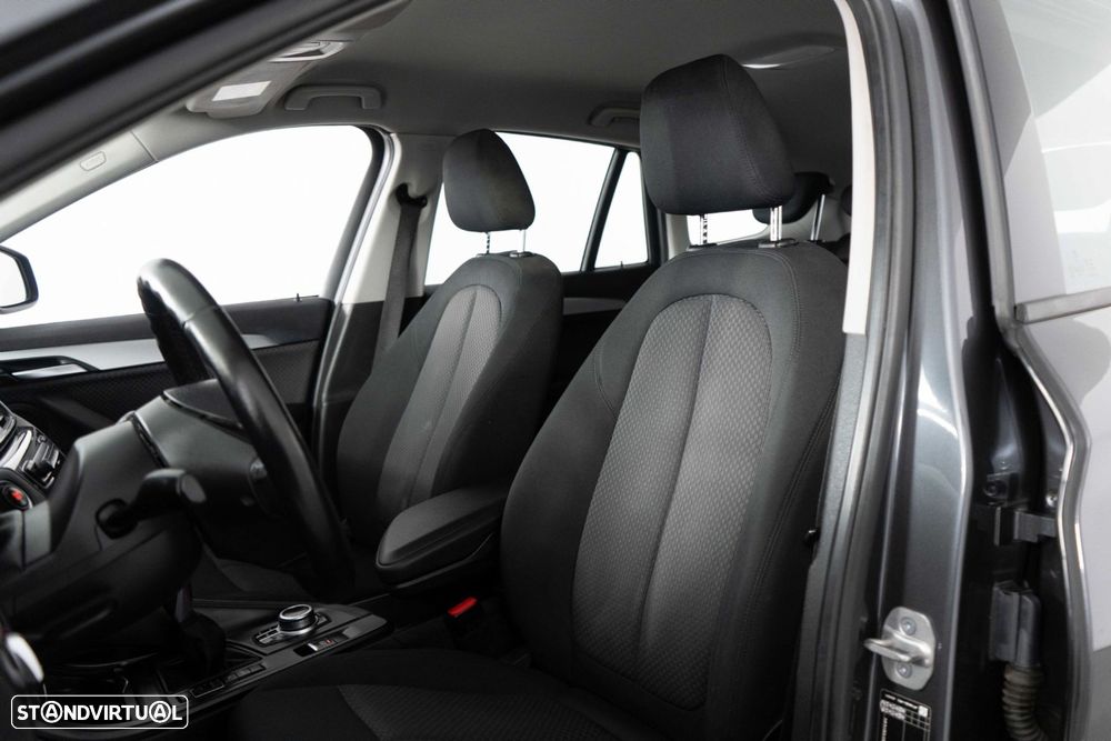 BMW X1 25 e xDrive Corporate Edition - 8