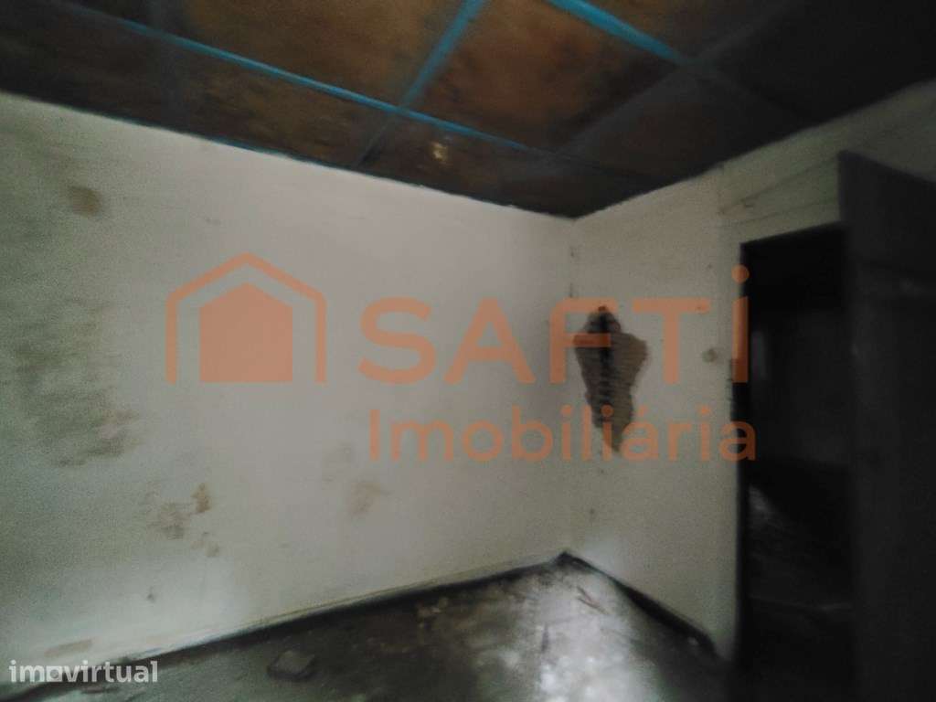 CASINHA DE CAMPO COM 116 MT2 EM ESTADO DE RUINA, COM 5000MT2 DE TER... - Grande imagem: 5/34
