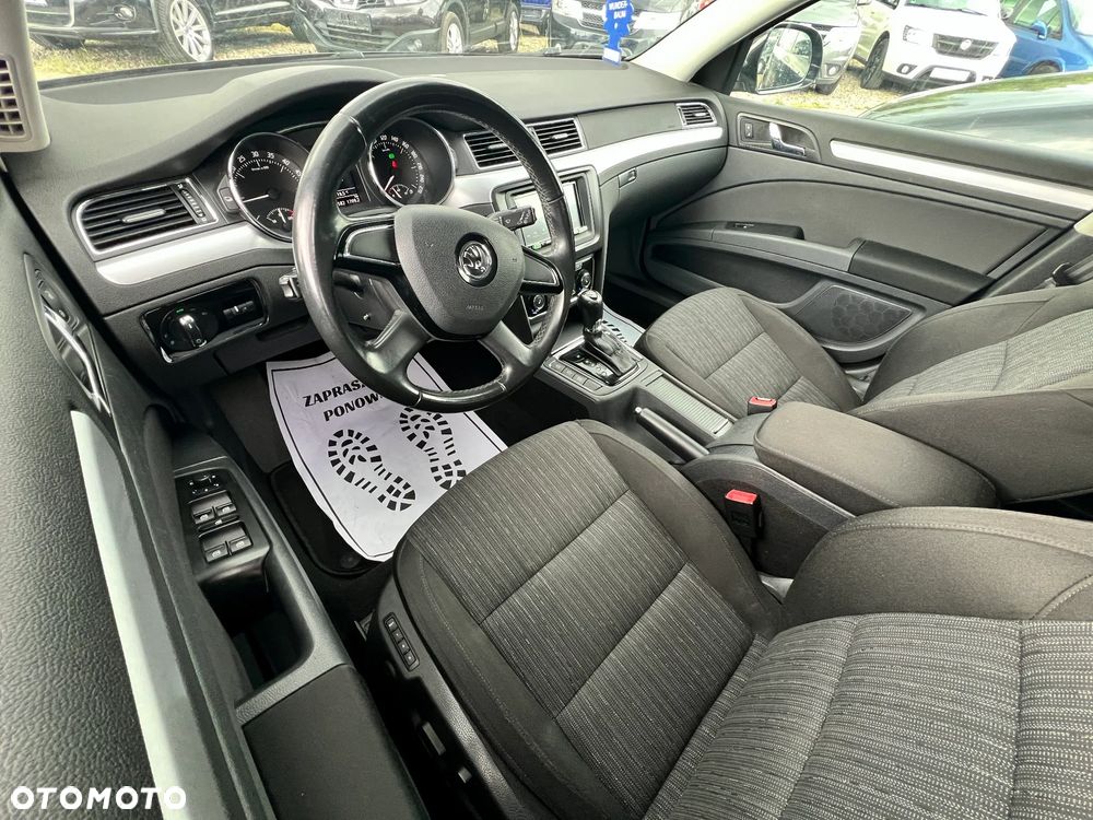 Skoda Superb 2.0 TDI Comfort DSG - 8