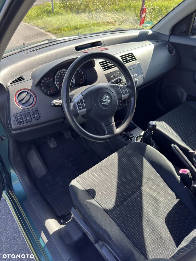 Suzuki Swift - 11