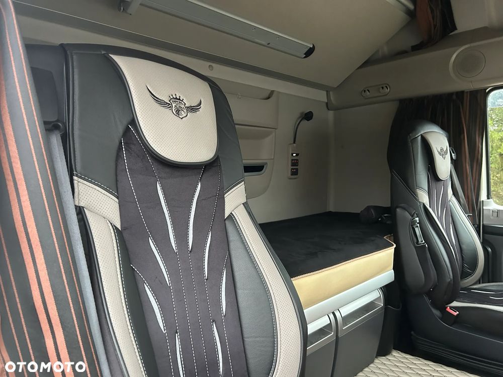 DAF XF 106 530 KM RETARDER 6x2 / 3 OSIOWY / NOWY TACHOGRAF / ORYGINALNY PRZEBIEG 525 TYS. KM / POLSKI SALON / 3 OŚKA / LAMPY LED / 2019 ROK !! - 34