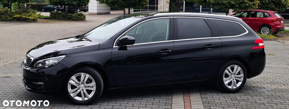 Peugeot 308 BlueHDi 130 Stop & Start Allure Business-Paket - 4