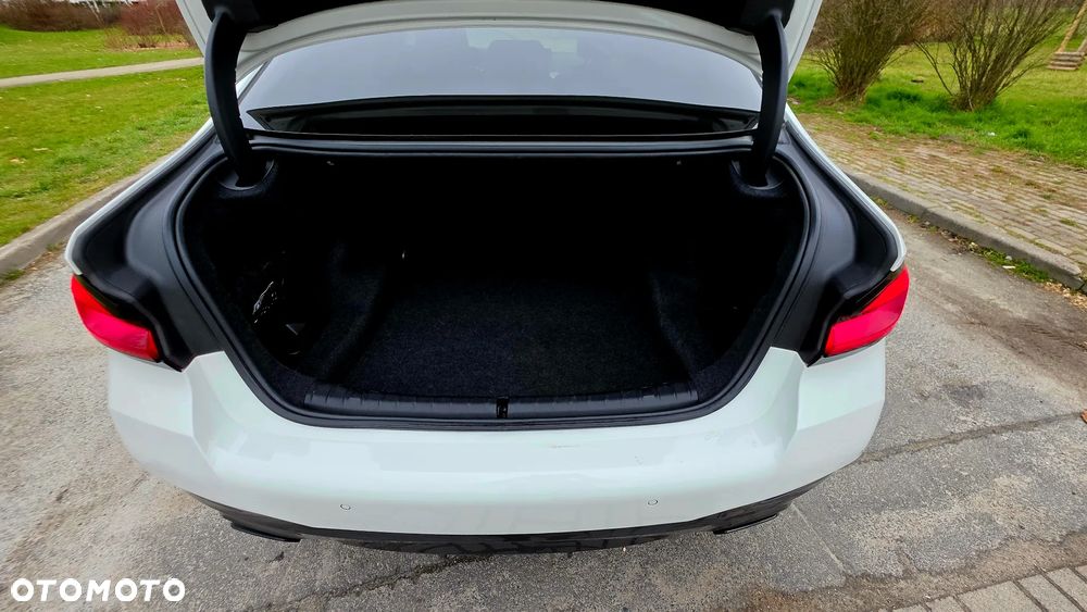 BMW Seria 5 520i GPF M Sport sport - 12