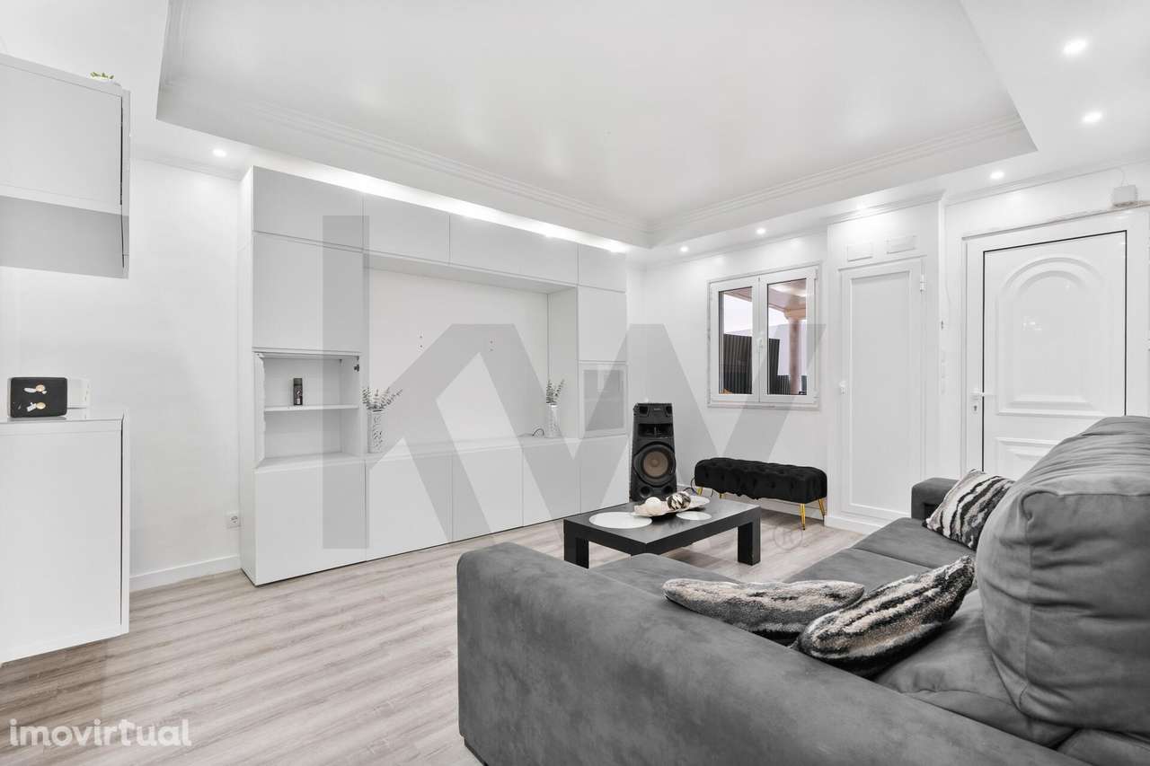 Moradia T1+1 com Terraço, RENOVADA – 15 min de Lisboa, Queluz - 10 min - Grande imagem: 3/42