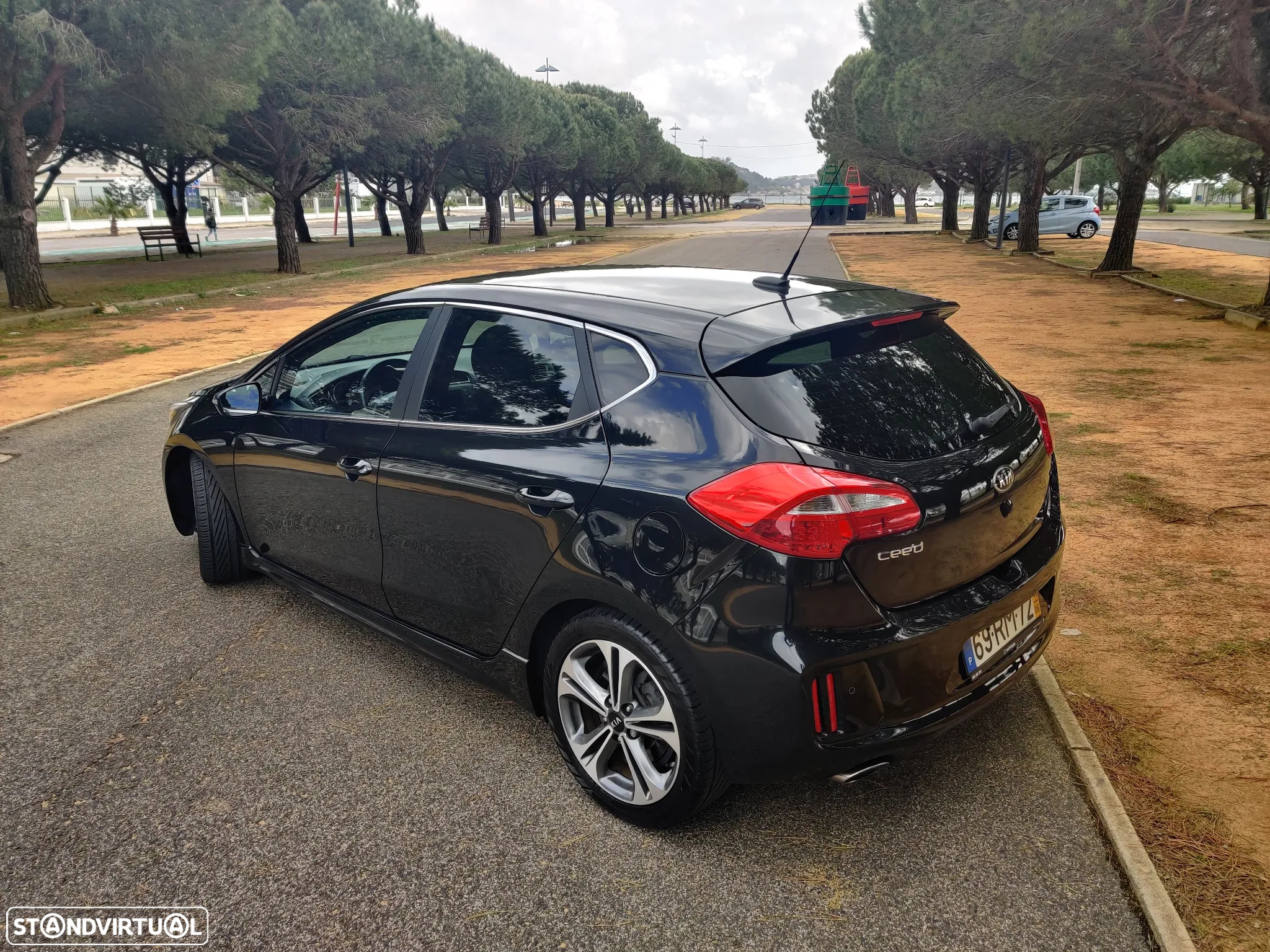 Kia Ceed 1.6 CRDi GT Line - 11