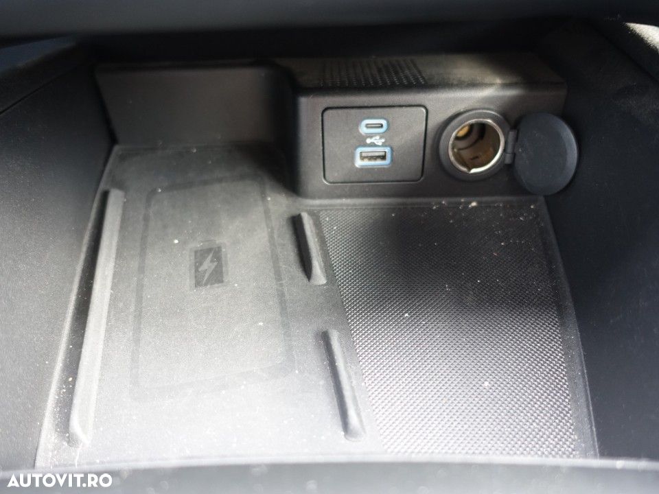 Ford Kuga - 32