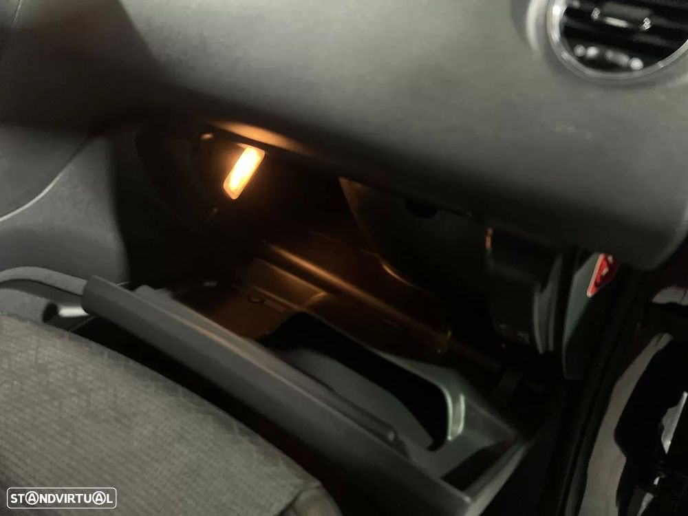 Peugeot 3008 2.0 HDi Hybrid4 99g - 13