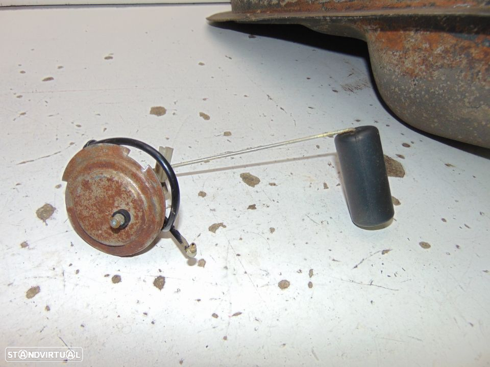 Datsun 120y carrinha depósito de gasolina - 7