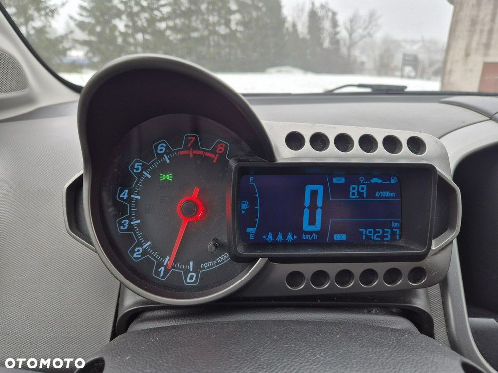 Chevrolet Aveo - 13