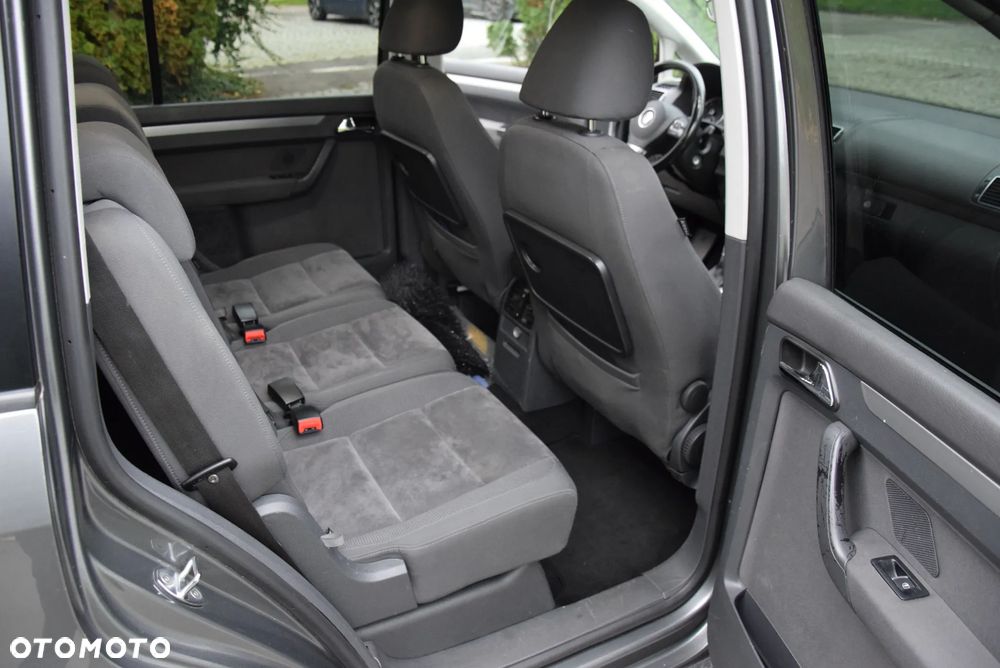Volkswagen Touran 2.0 TDI DPF DSG Highline - 10