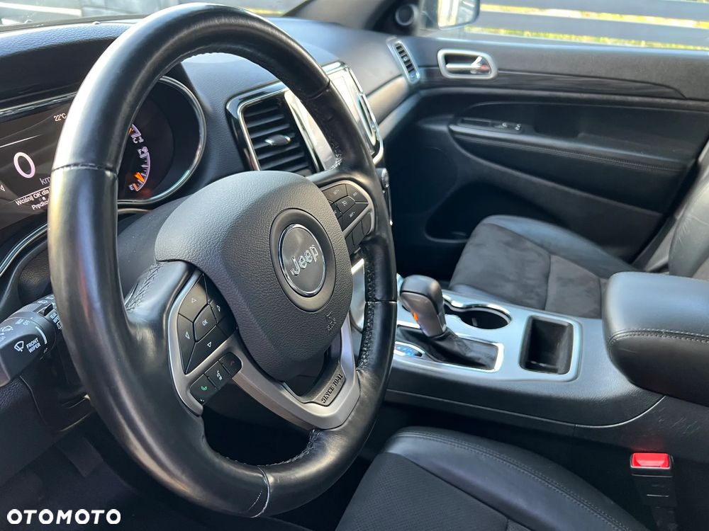 Jeep Grand Cherokee - 25