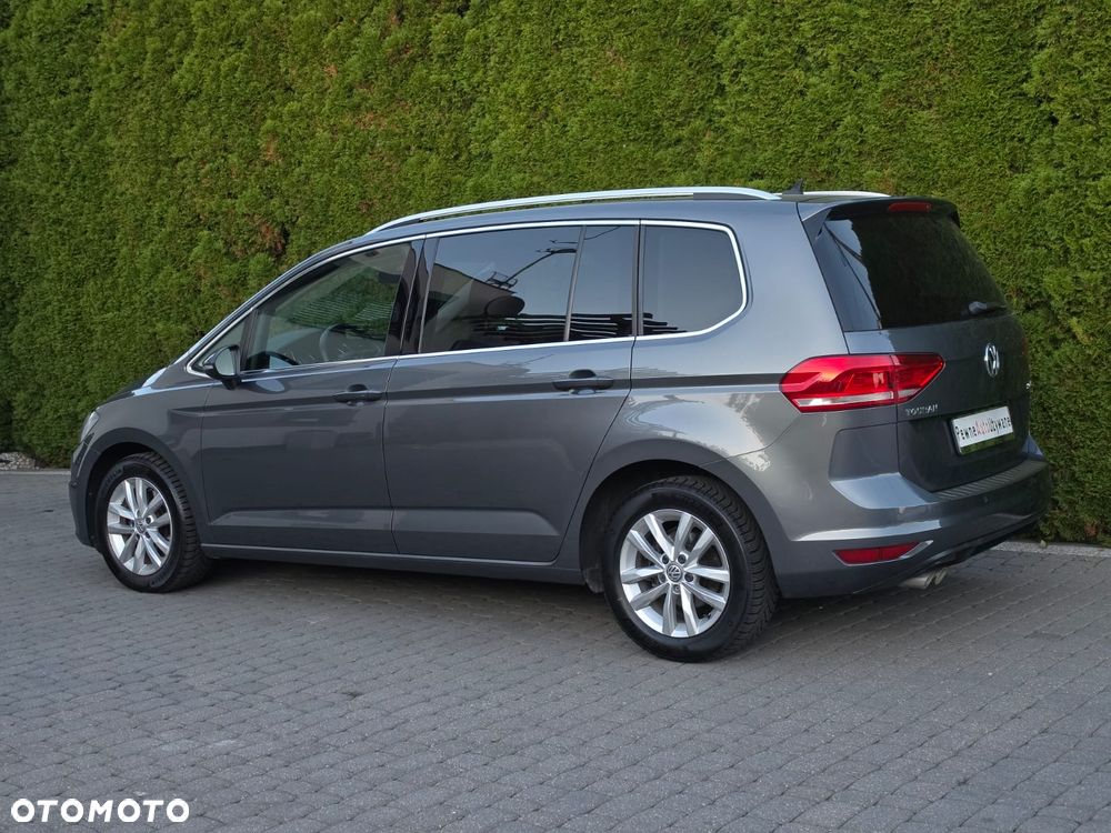 Volkswagen Touran - 38