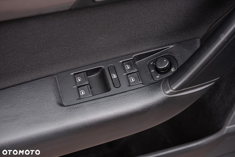 Volkswagen Passat 2.0 Blue TDI SCR Comfortline - 19