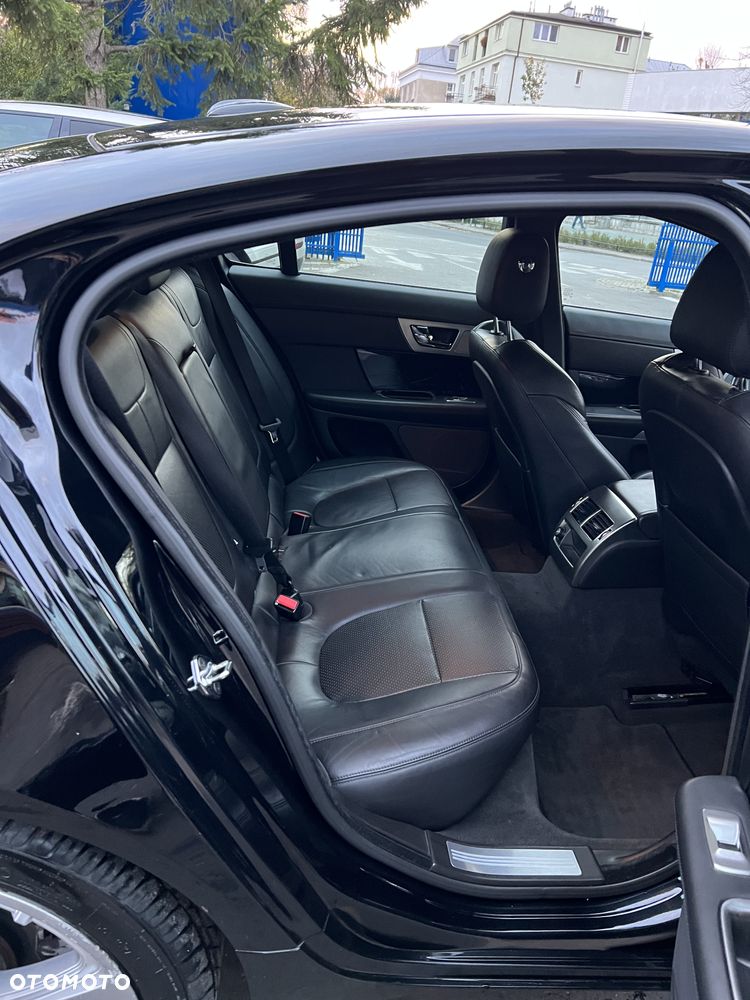 Jaguar XF 3.0 V6 D S Portfolio - 29