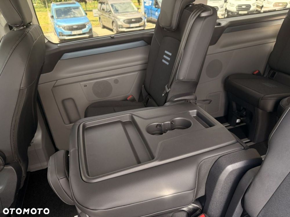 Ford Tourneo Custom - 28