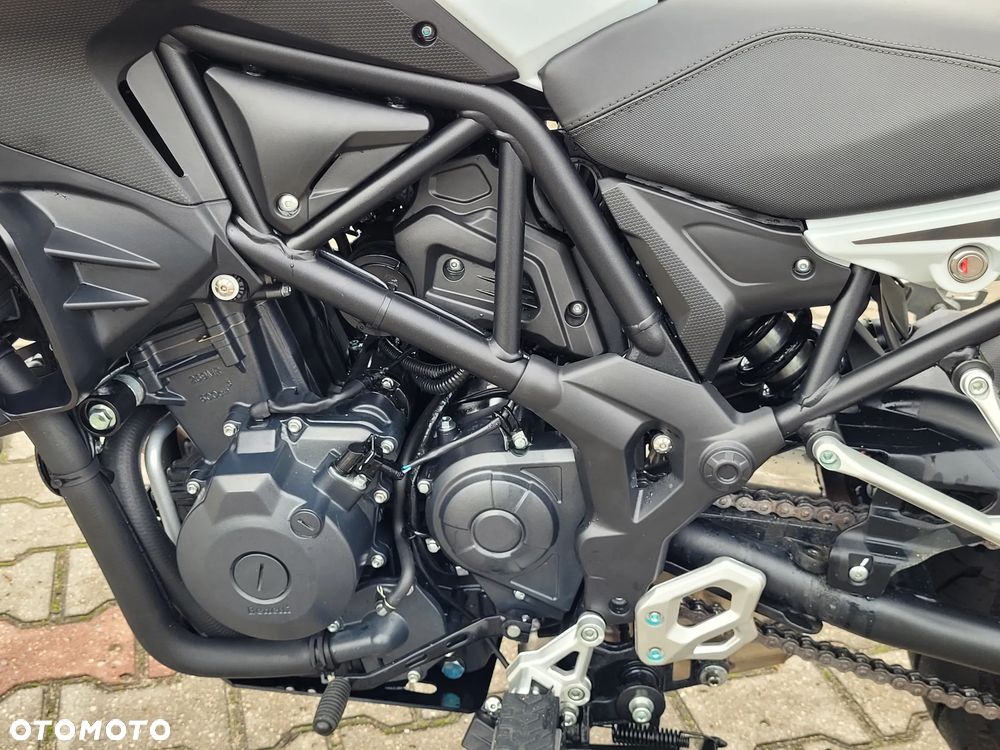 Benelli TRK 502 - 8