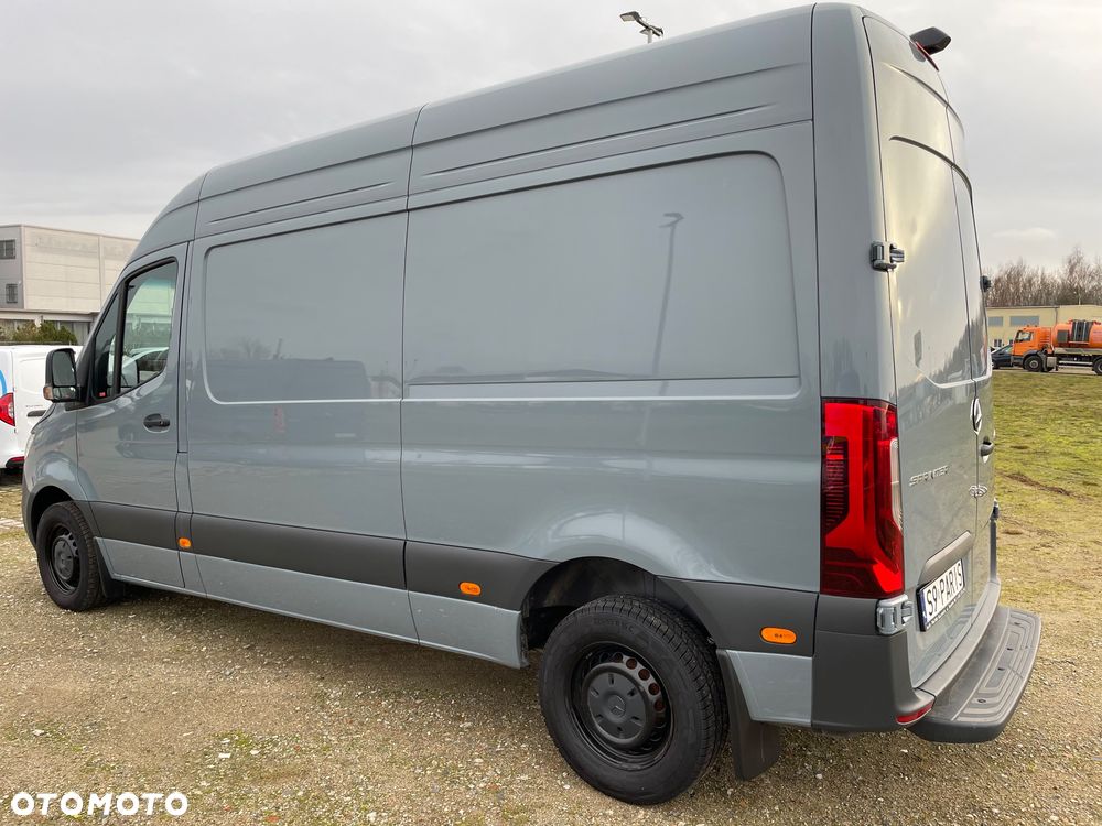 Mercedes-Benz Sprinter - 4