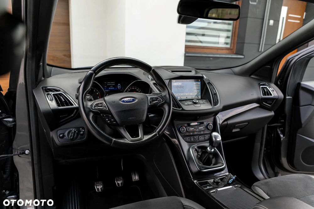 Ford Kuga 1.5 EcoBoost 2x4 ST-Line - 33