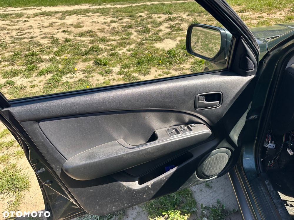 Mitsubishi Outlander 2.0 4WD Invite - 14
